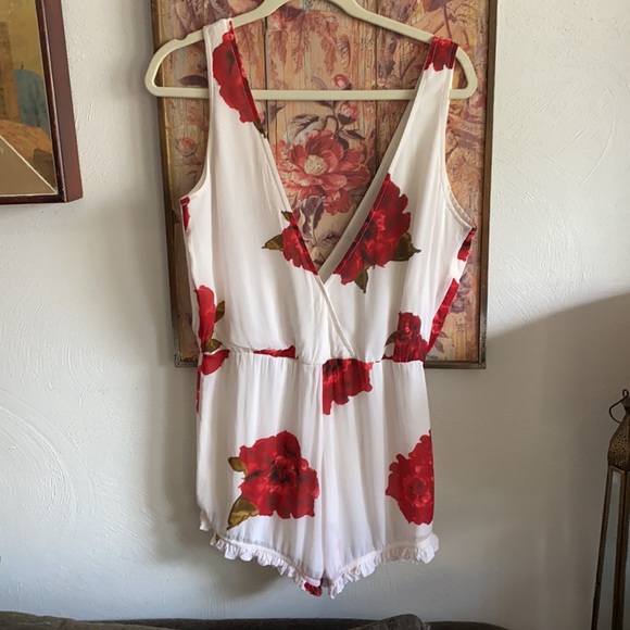REVOLVE WINSTON WHITE BRAND BODYCON RED FLORAL RUFFLE DEEP V BOHO ROMPER S - Picture 5 of 15